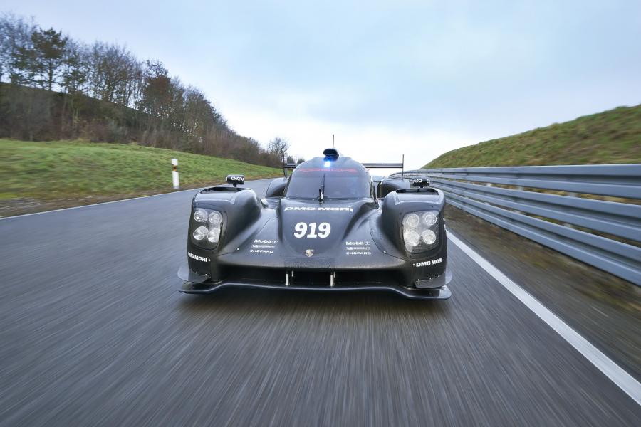  Porsche 919 Hybrid 2015 года  (фото 17 из 481)